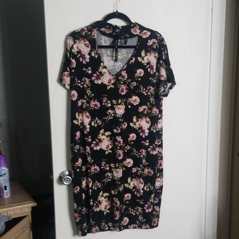 Black floral mini dress 2x